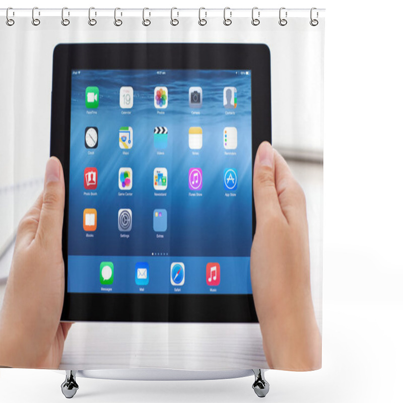 Personality  SIMFEROPOL - September 19, 2014: Apple IPad Displaying IOS 8 Homescreen. IOS 8 Mobile Operating System Designed By Apple Inc. Is An Upcoming September 17, 2014. Shower Curtains