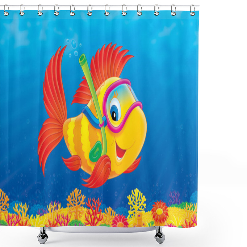 Personality  Cute Red Finned Yellow Fish Shower Curtains