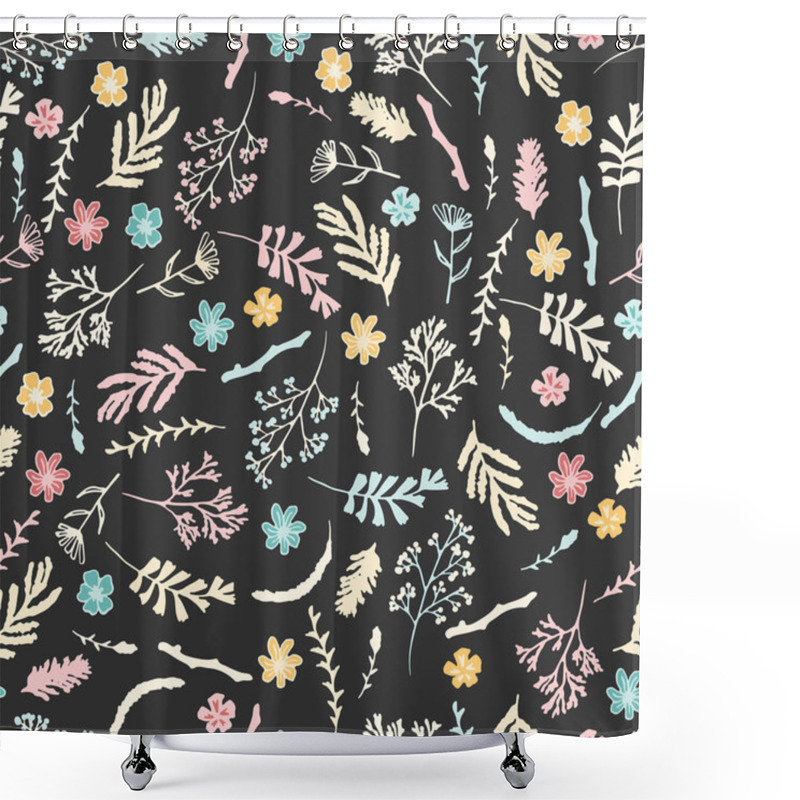 Personality  Seamless Floral Pattern On Dark Brown Background Shower Curtains