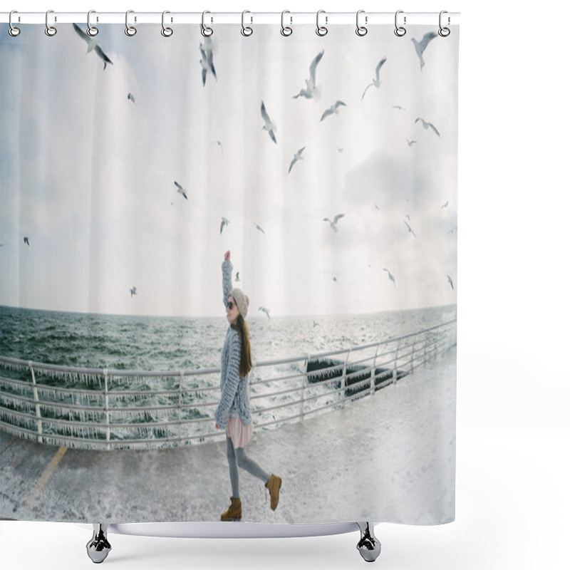 Personality  Winter Quay Shower Curtains