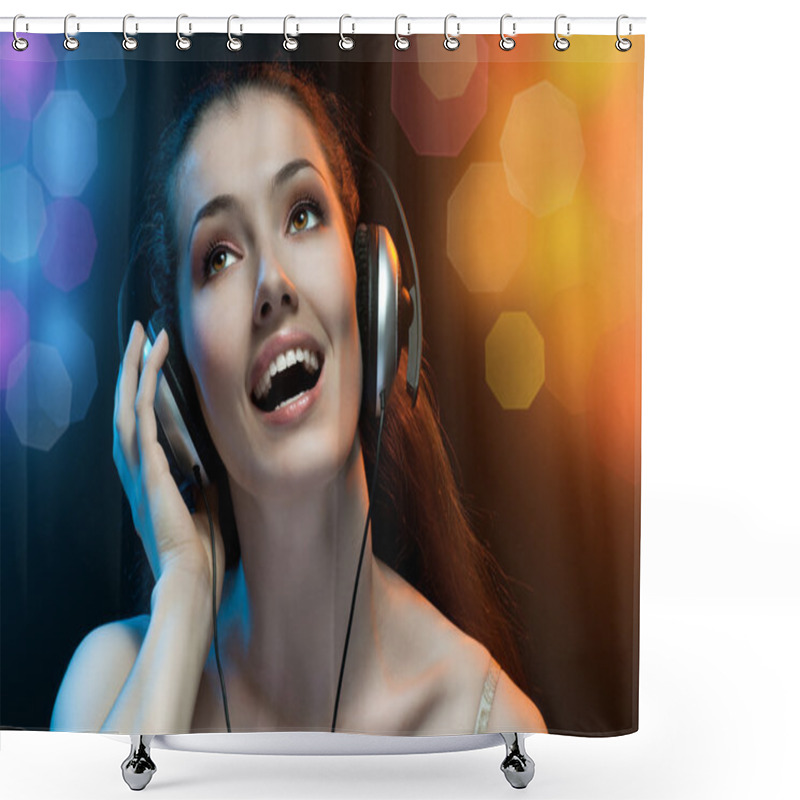 Personality  Singing Girl Shower Curtains