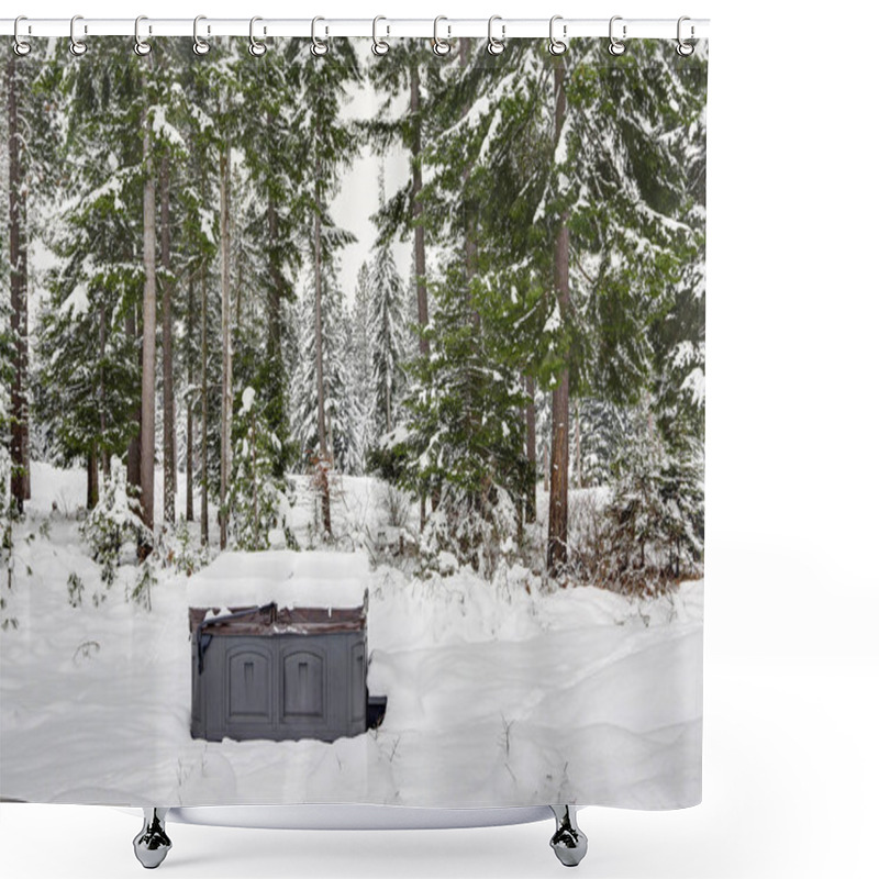 Personality  Covered Outdoor Hot Tub Surrounded By Snow Shower Curtains