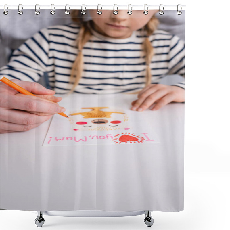 Personality  Cropped View Of Father Helping Daughter Drawing Greeting Card With I Love You Mum Lettering, Blurred Background Shower Curtains