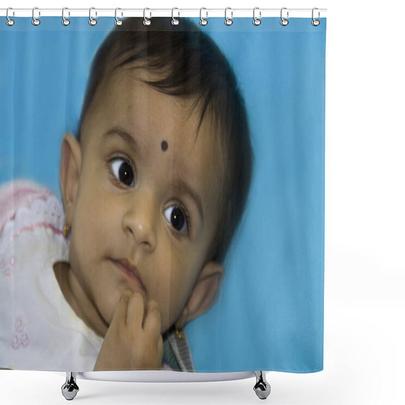 Personality  Baby’s Blank Look Shower Curtains