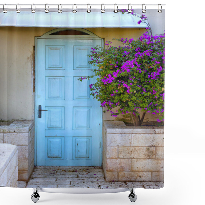 Personality  Old Blue Rustic Wooden Door And Flowers Shower Curtains